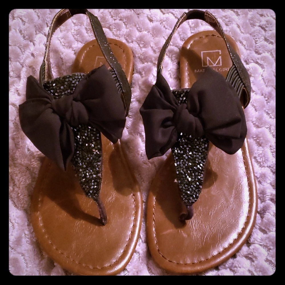 Material Girl Swan Flat Thong Sandals
